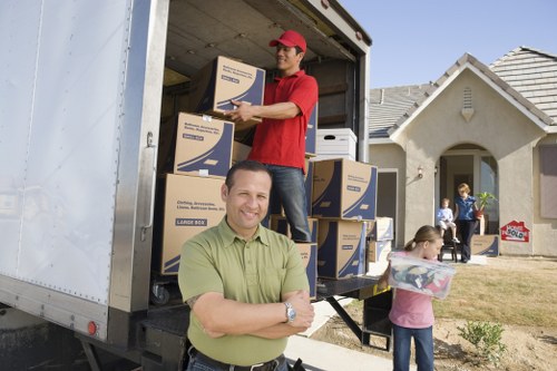 Clear and transparent moving costs for West Kensington removals